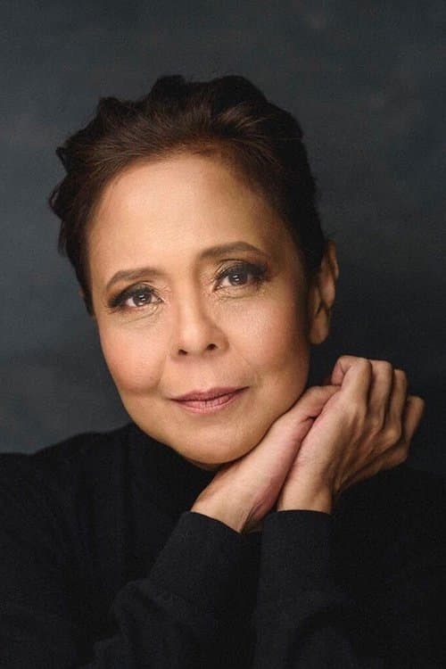 Dolly de Leon photo