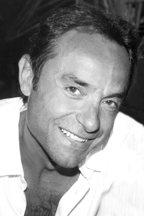A portrait of Dominique Thiel