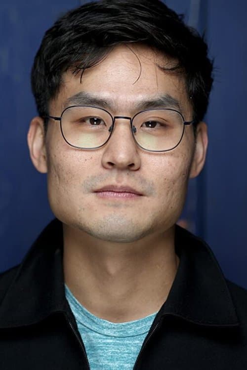 A portrait of Edson Oda