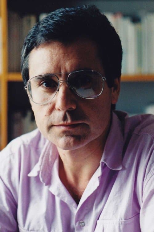 A portrait of Eduardo Geada
