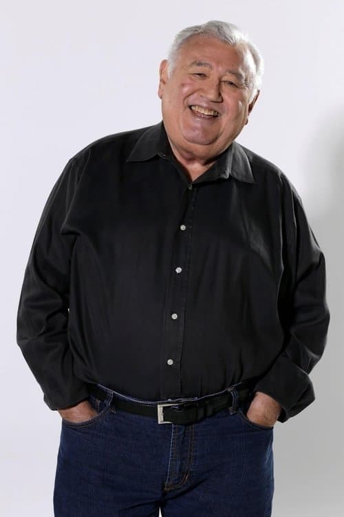 A portrait of Efraín López Neris