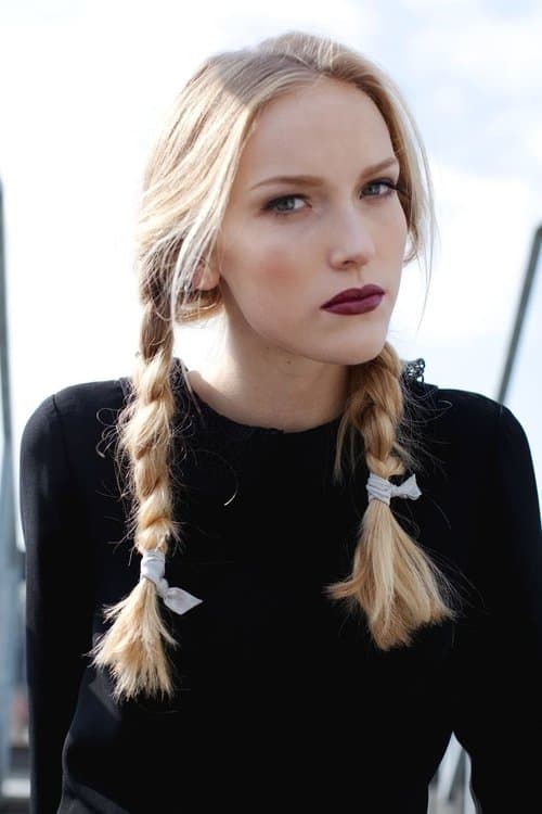 Elina Loukas photo