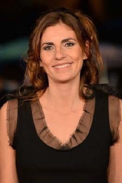 A portrait of Elisa Amoruso