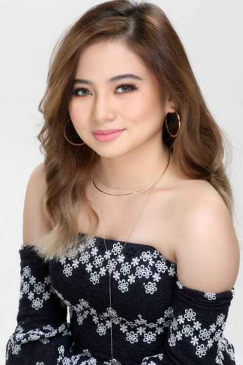 Ella Cruz photo