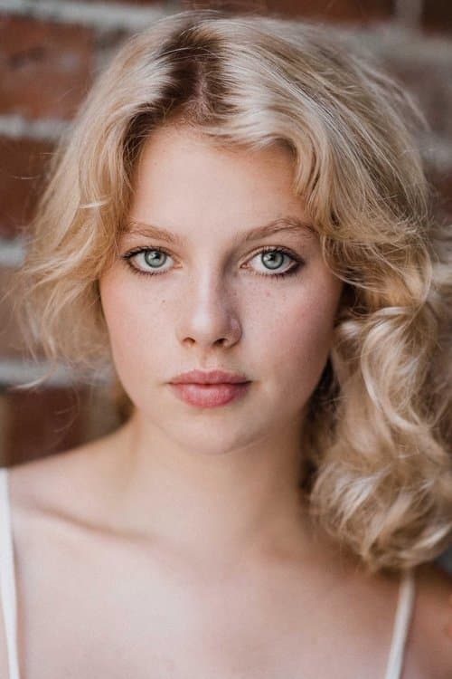 Ella Newton photo