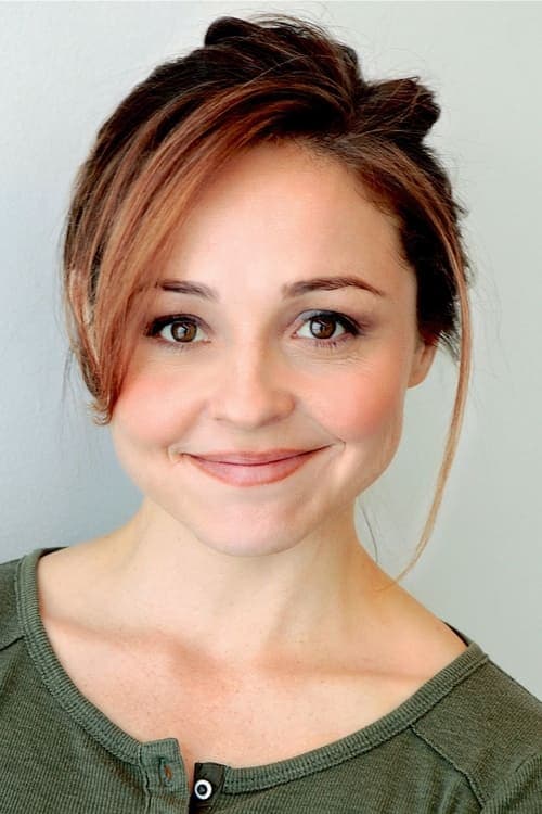 Ellie Araiza photo