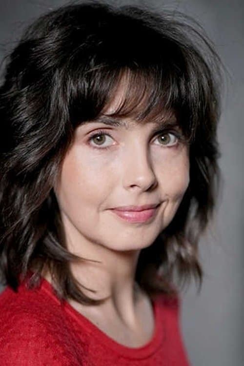 Émilie Cazenave photo