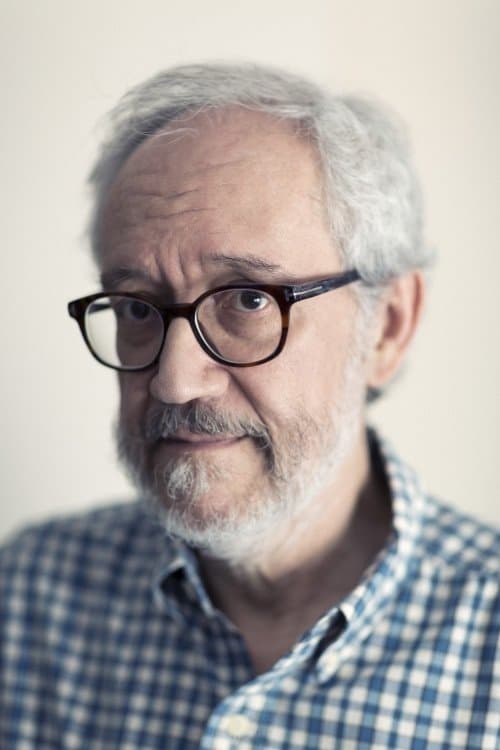 A portrait of Emilio Martínez Lázaro