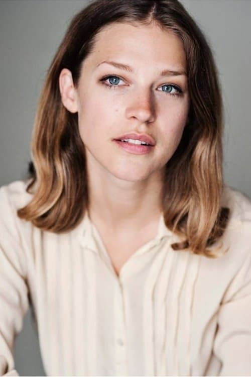 Emma Louise Saunders photo