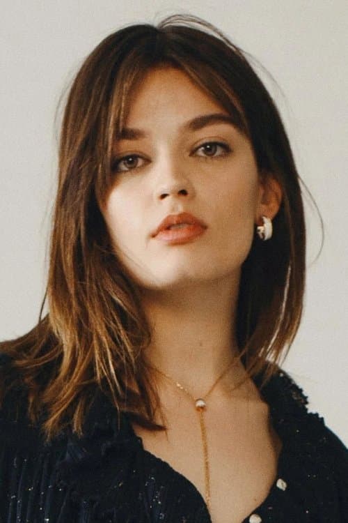 Emma Mackey photo