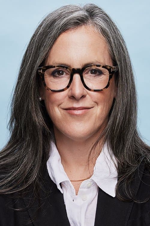 Emma Thomas photo