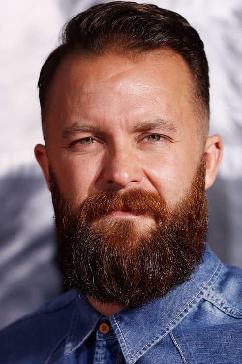 A portrait of Eran Creevy
