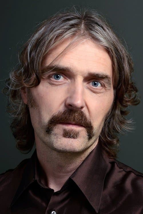 A portrait of Erik Skjoldbjærg