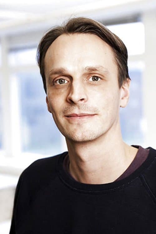 A portrait of Esben Toft Jacobsen
