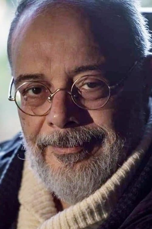 A portrait of Essam Al Shammaa