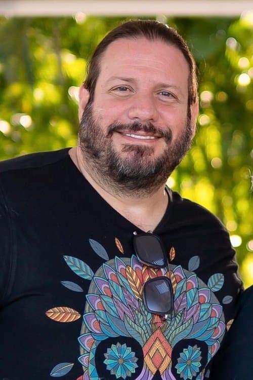 A portrait of Esteban Roel