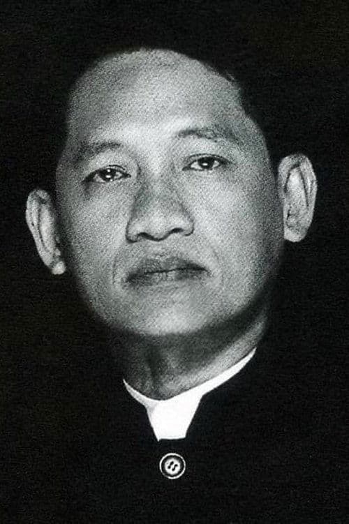 A portrait of Euthana Mukdasanit