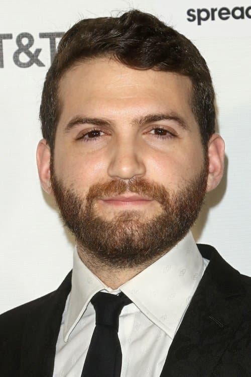 A portrait of Evan Ari Kelman