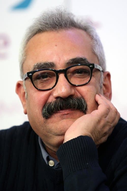 A portrait of Farzad Motamen