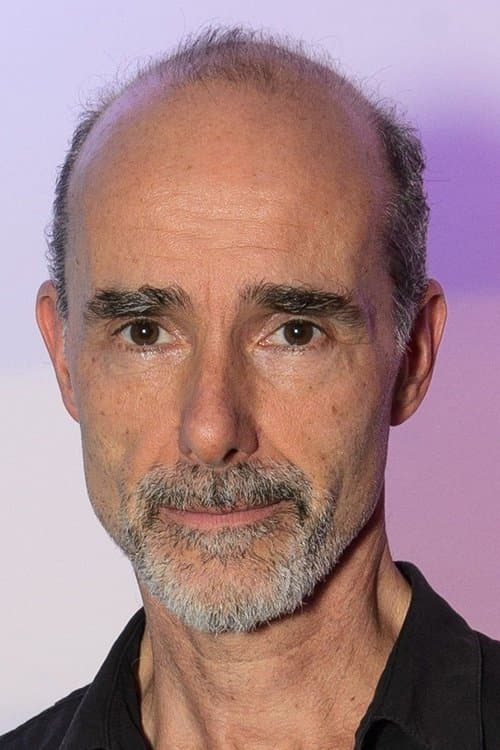 Finbar Lynch photo