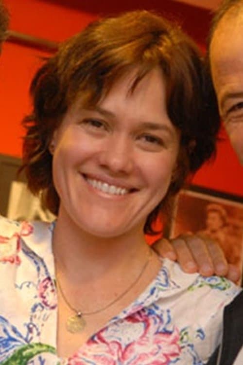 A portrait of Flávia Lacerda