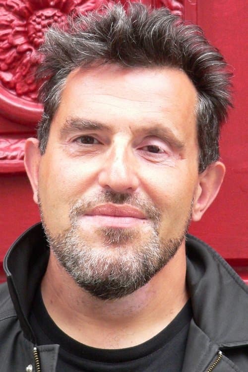 A portrait of Frédéric Petitjean