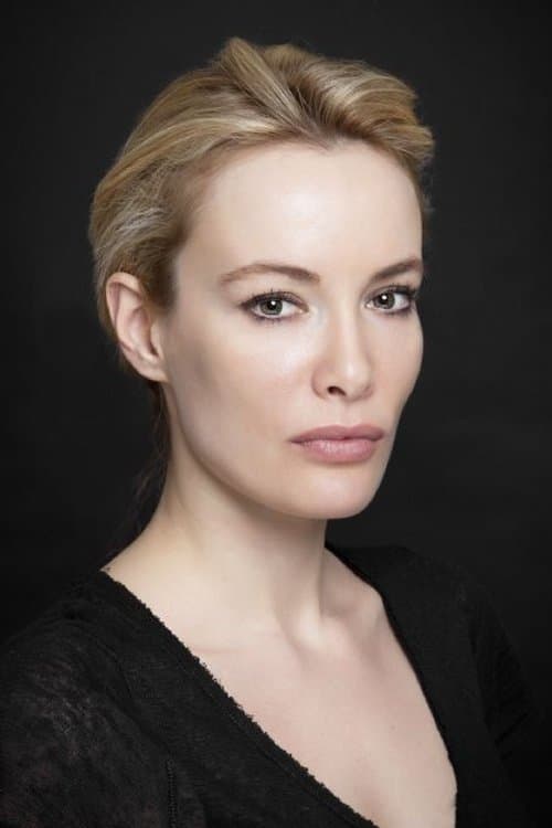Gamze Özçelik photo