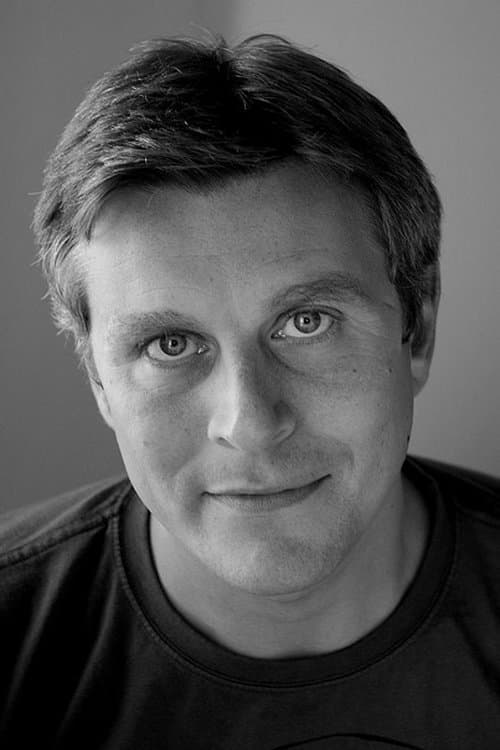 Garry Sweeney photo
