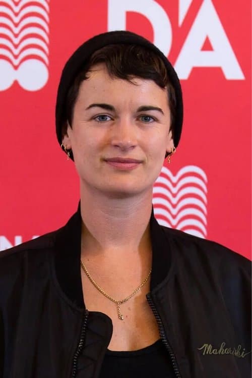 A portrait of Georgia Oakley