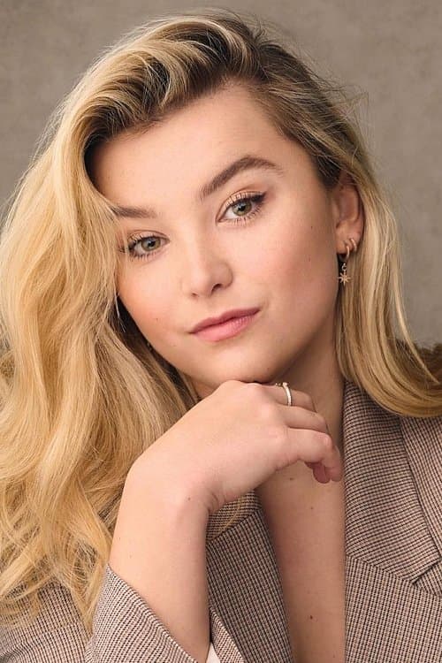 Georgie Banks photo