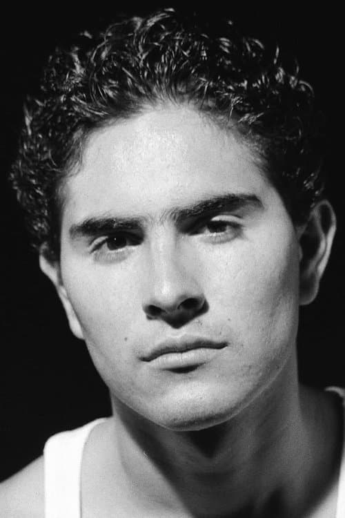 Gilbert Luna photo