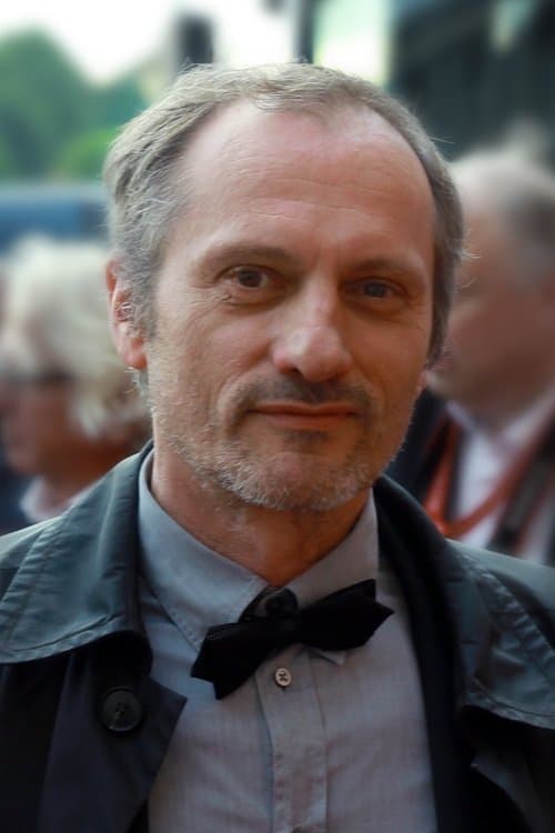 A portrait of Götz Spielmann