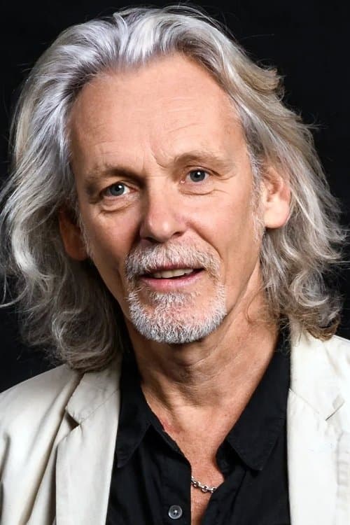 Graeme Clark photo