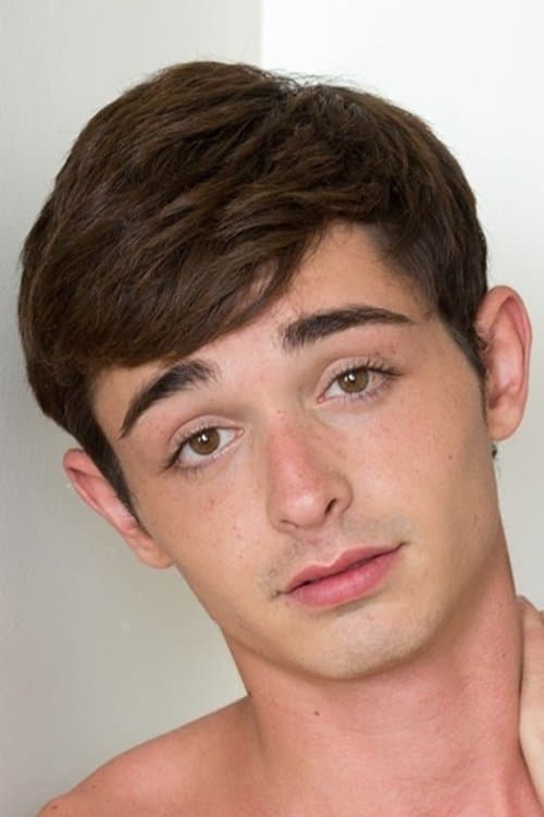 Grayson Lange photo