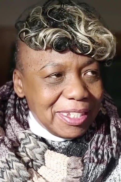 Gwen Carr photo