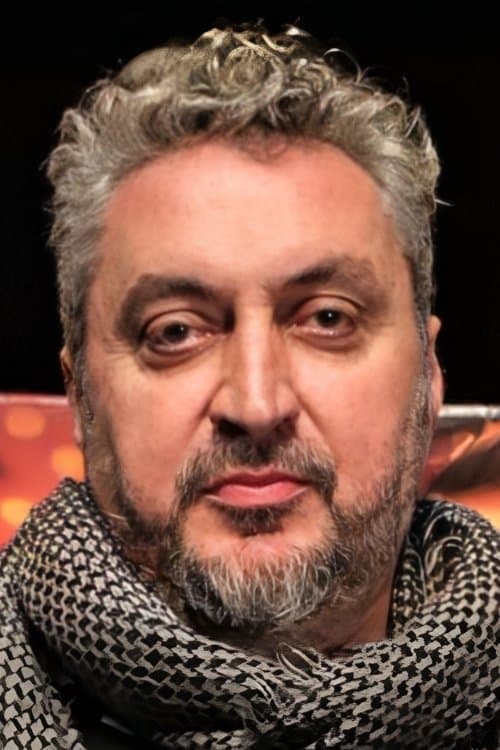 A portrait of Hakan Algül