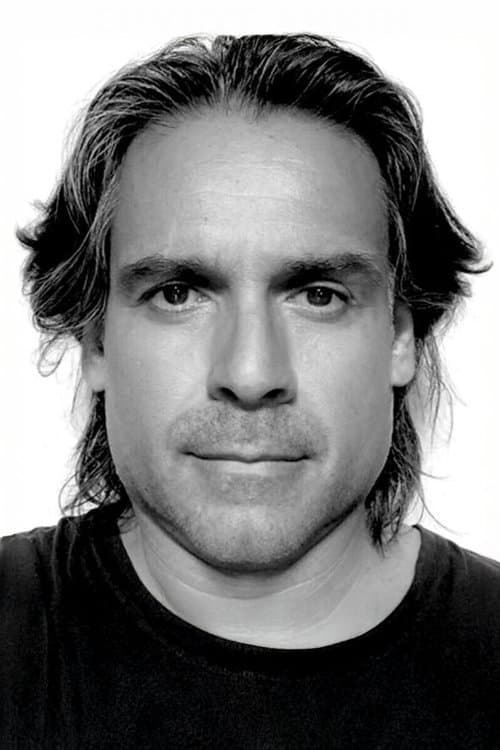 A portrait of Hakan Yonat