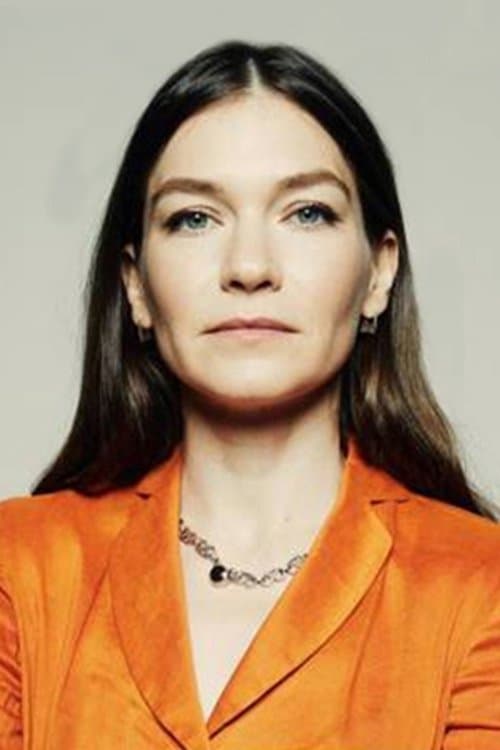 Hannah Gross photo