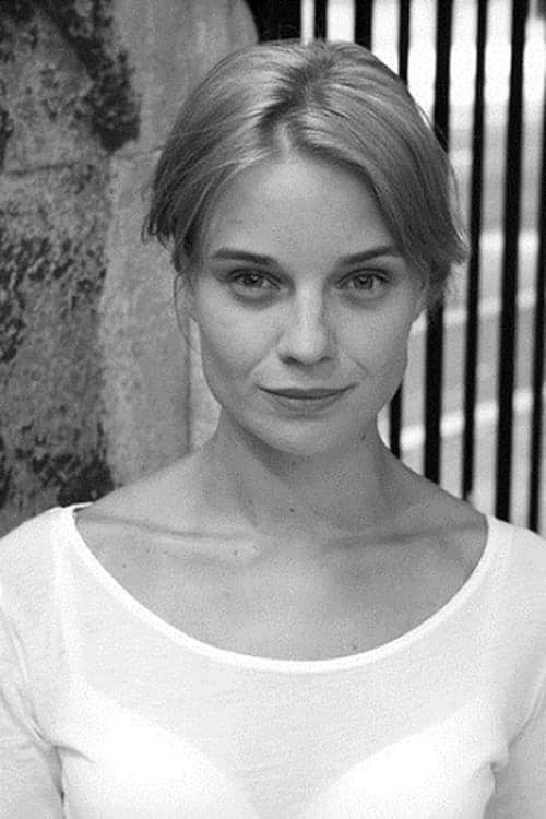 Hannah Yelland photo