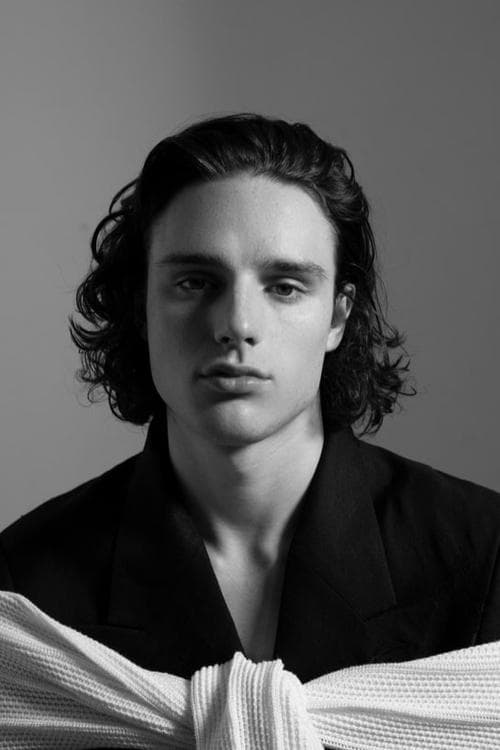 Harry Collett photo