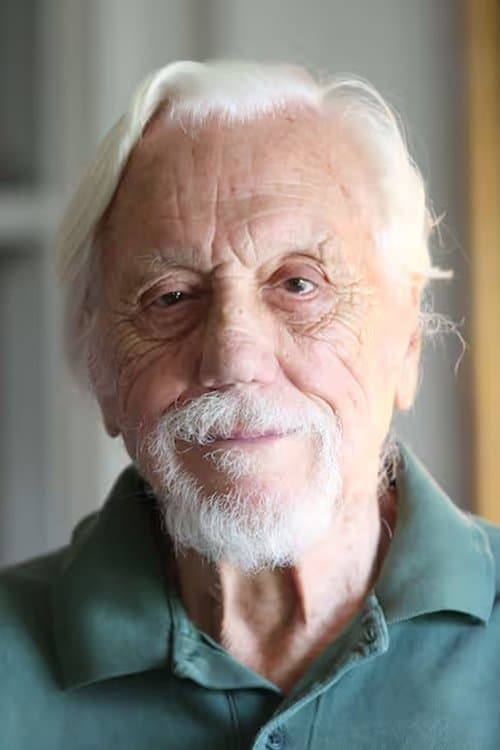 A portrait of Héctor Olivera