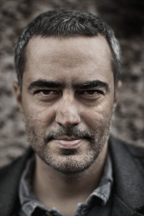 A portrait of Heitor Dhalia