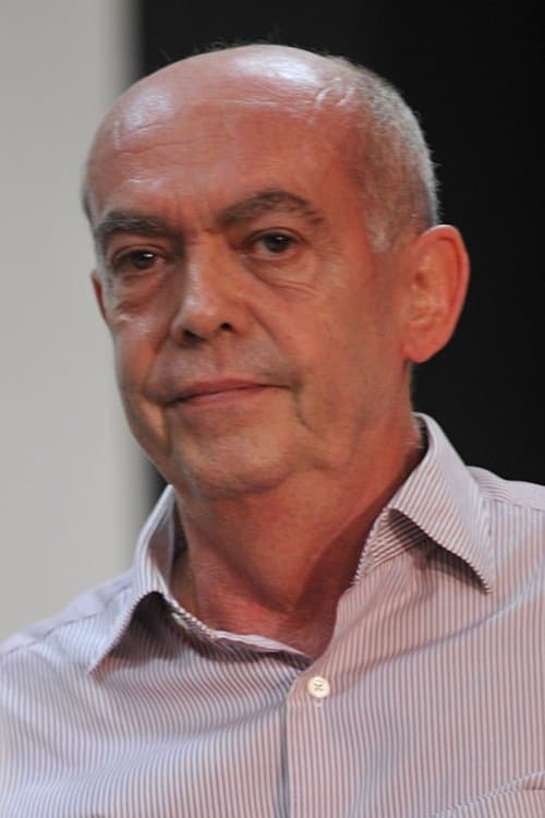 A portrait of Helvécio Ratton
