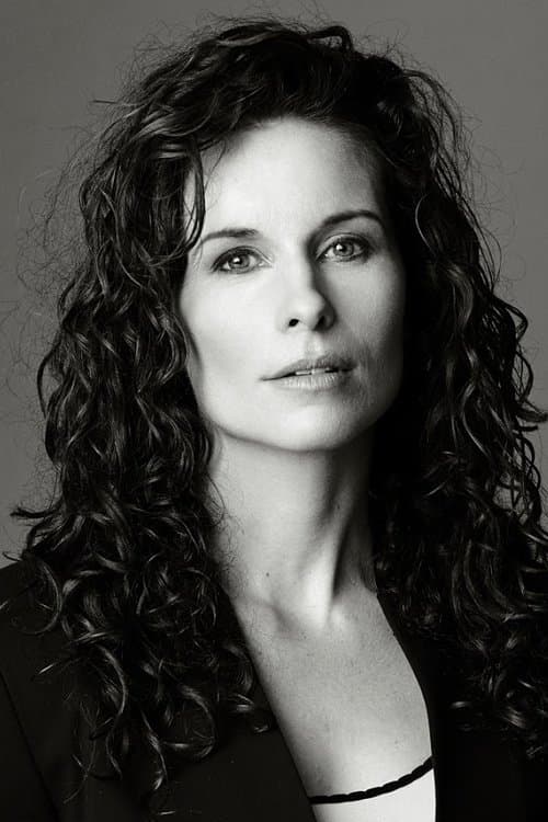 Holly Dignard photo