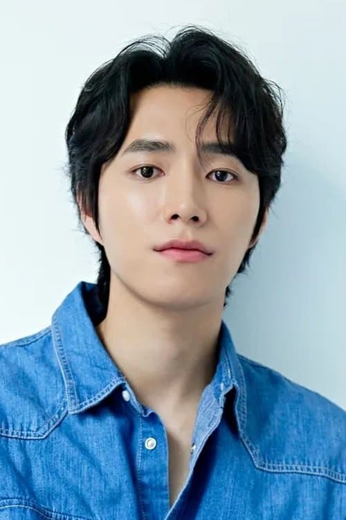 Hwang Hwi photo
