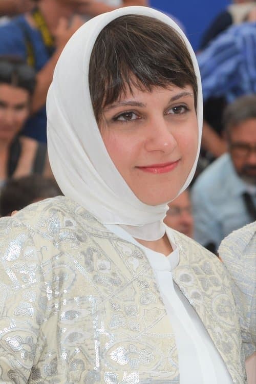 A portrait of Ida Panahandeh