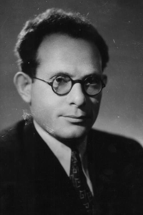 A portrait of Ilya Gurin