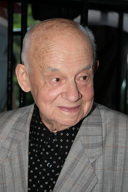 A portrait of Isaak Magiton