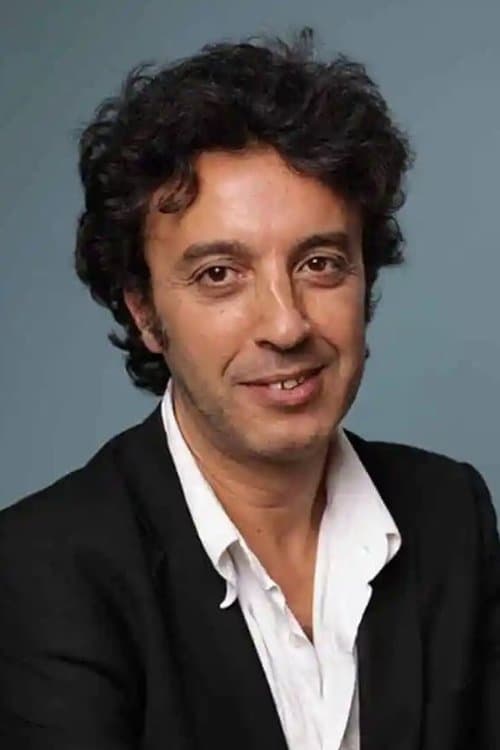 A portrait of Ismaël Ferroukhi