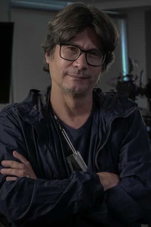 A portrait of Iván Dariel Ortiz